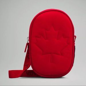 Lululemon Team Canada 22 Cross body bag